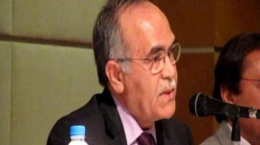 &Uuml;niversite Dekanı Hayatını Kaybetti