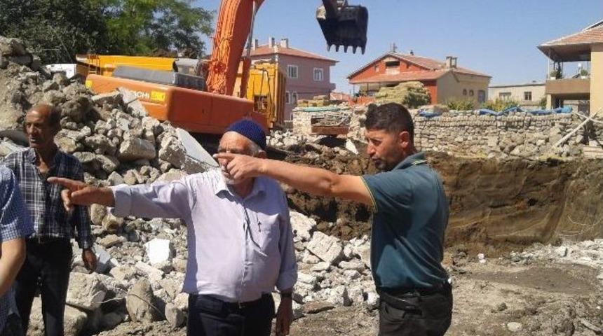 Hayırsever Mustafa Turan&rsquo;dan Sindelh&ouml;y&uuml;k&rsquo;e Cami