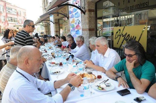 Akaydın, "sobacılar &Ccedil;arşısı Esnafının Yanındayım" 1
