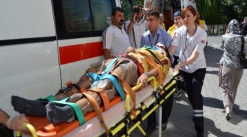 Yabancı Uyruklu &Ouml;ğretim G&ouml;revlisine Kamyon &Ccedil;arptı