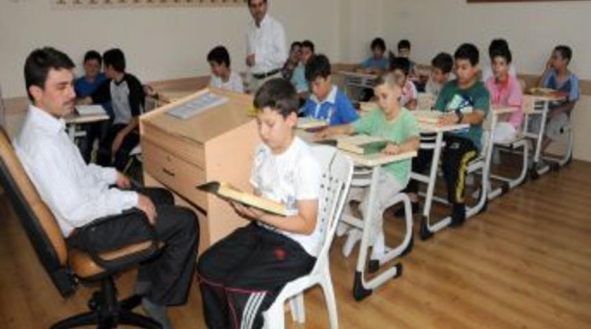 &Uuml;&ccedil; Bin Hafız Yetiştiren Hil&acirc;liye Eğitim Vakfı K&uuml;lliyesi Bağış Bekliyor