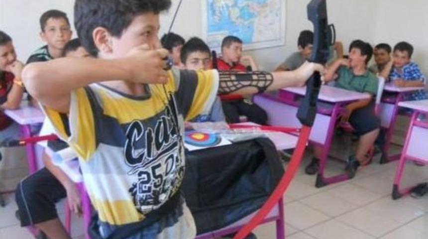 Kuran Kursu &Ouml;ğrencileri Ok&ccedil;uluk Eğitimi G&ouml;r&uuml;yor