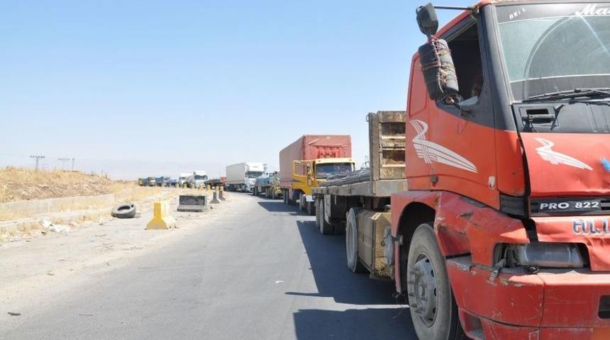 Habur Sınır Kapısı&rsquo;ndan En&ccedil;ok Iraklılar Giriş Yaptı