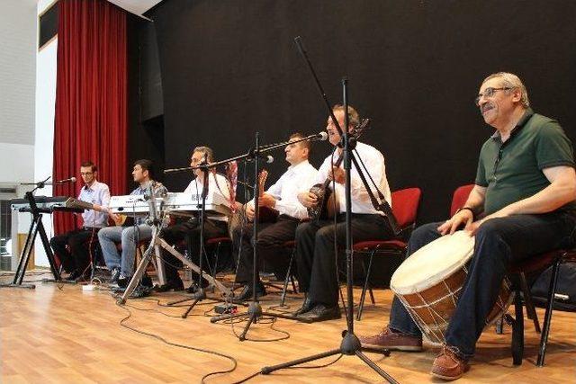 Akdağmadeni Lisesi nden 70&rsquo;li Yıllarda Mezun Olanlar Bir Araya Geldi 1