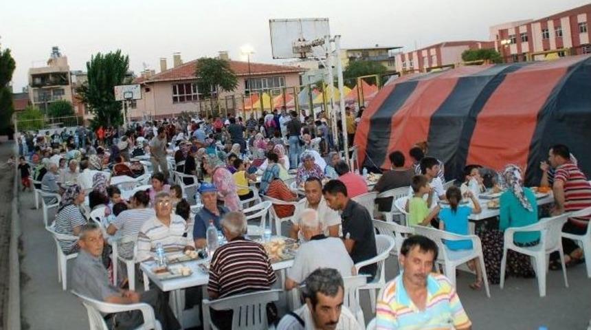 Karabağlar'da Renkli Ramazan...