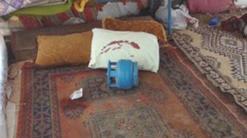 Birlikte yaşadığı kadına piknik t&uuml;p&uuml;yle dayak