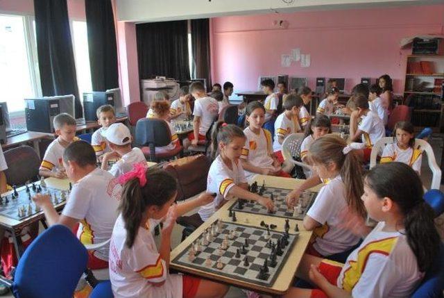 K&uuml;&ccedil;&uuml;kk&ouml;y Belediyesi Yaz Okulu Başladı 1