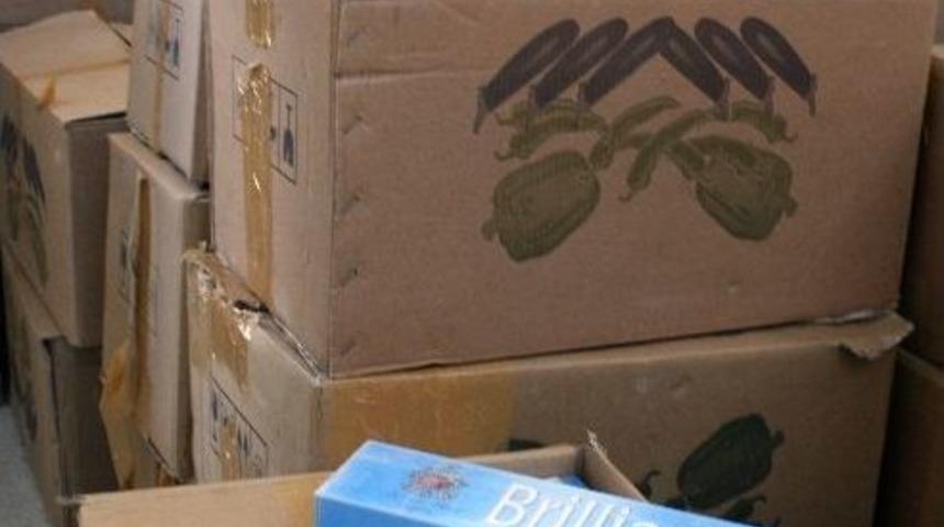 Biber Yazan Kolilerden 50 Bin Paket Ka&ccedil;ak Sigara &Ccedil;ıktı