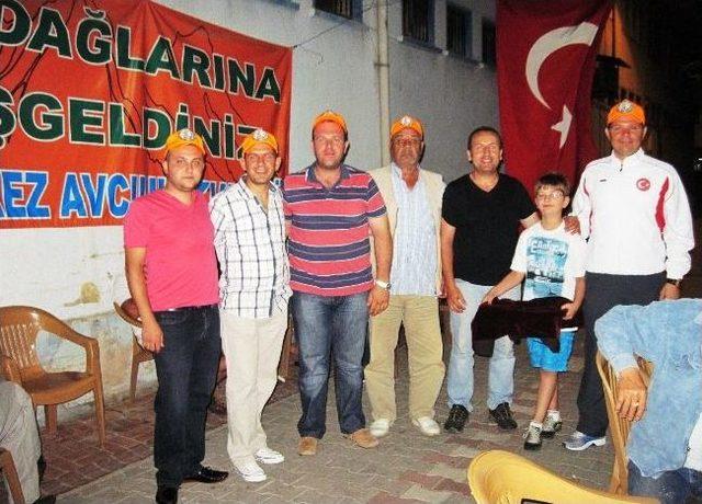 Milli Sporcu, Edremit&rsquo;te Şampiyon Gibi Karşılandı 2