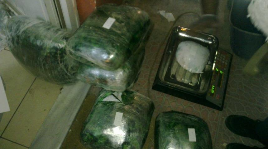 Salatalıkların arasından esrar &ccedil;ıktı