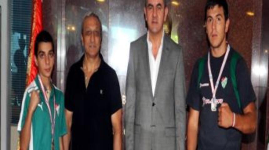 Bursaspor’un Boksörleri Avrupa Şampiyonası Yolunda