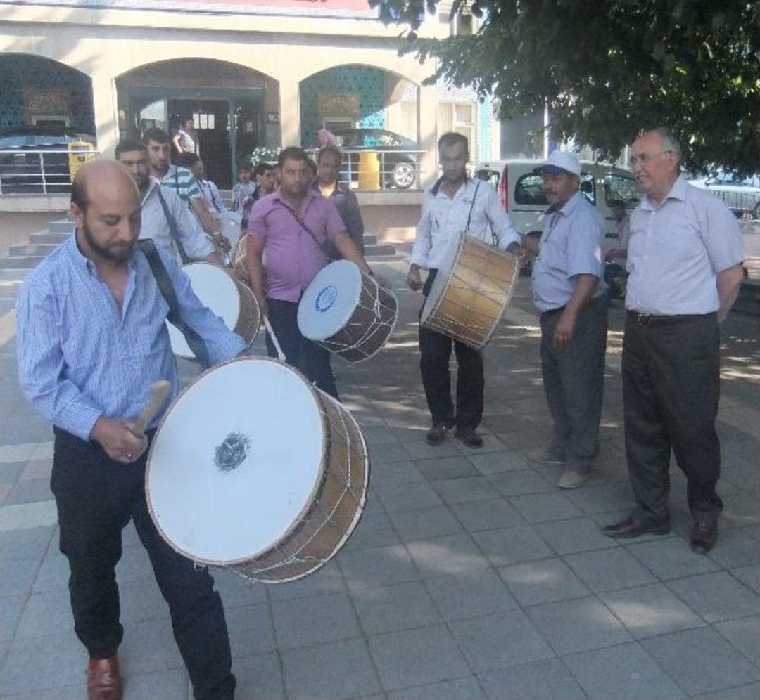 Ramazan Davulcularından G&ouml;steri