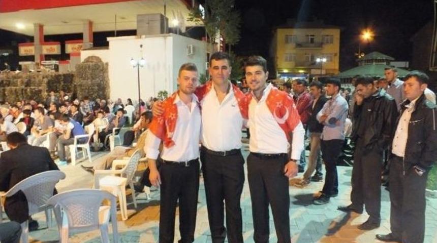 Altıntaş&rsquo;ta Asker Adaylarına Eğlence