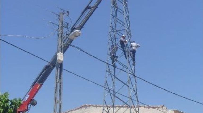 Bilecik'te Y&uuml;ksek Gerilim Hatları Direkleri Yerinden Kaldırılıyor