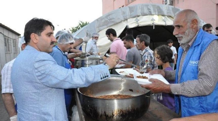 Belediye 500 Kişilik Ramazan &Ccedil;adırı Kurdu