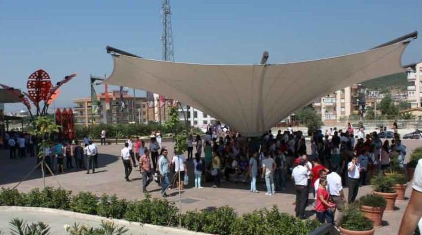 AVM'deki Gaz Kokusu Paniğe Neden Oldu