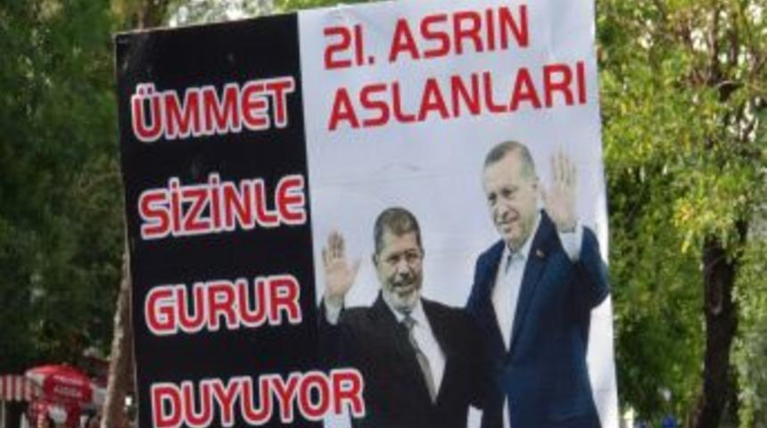 Mısır'da &Ouml;ld&uuml;r&uuml;lenler I&ccedil;in Gıyabi Cenaze Namazı Kılındı