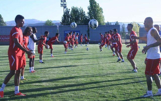 Sanica Boru Elazığspor'da Yeni Sezon Hazırlıklarına Başladı