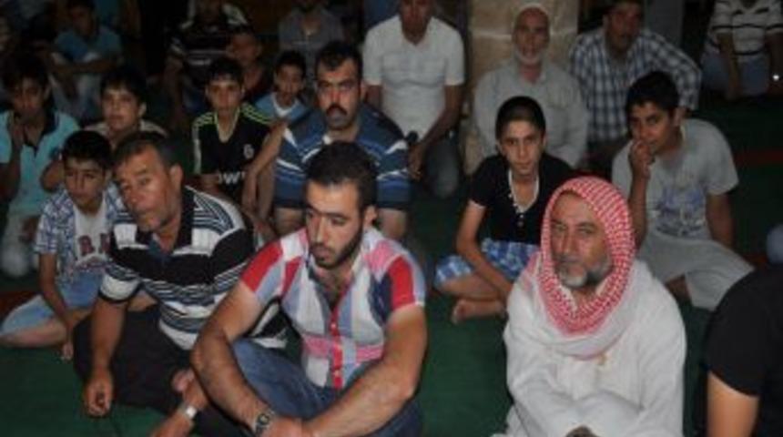 Reyhanlı&rsquo;da Ilk Teravih Namazı Kılındı