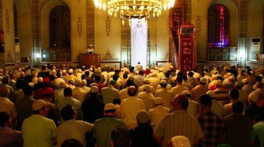 Samsun&rsquo;da İlk Teravih Namazı Kılındı