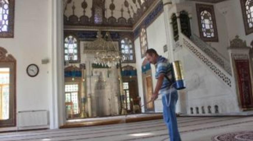 Nevşehir&rsquo;de Camilere G&uuml;l Suyu Sıkıldı