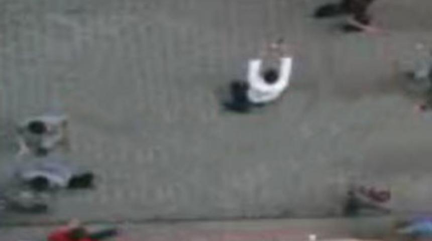 Taksim'de havaya ateş a&ccedil;ıldı