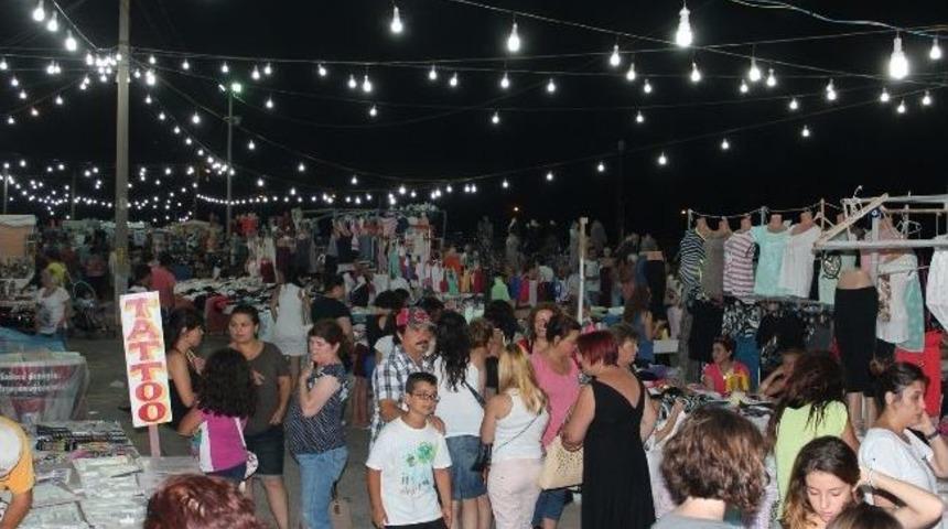 Urla &Ccedil;eşmealtı Gece Pazarı Cıvıl Cıvıl