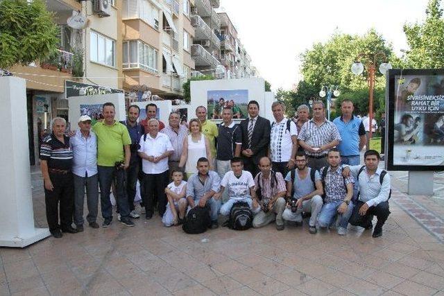 Akhisarlı Foto Muhabirleri Fotoğraf Sergisi Açtı