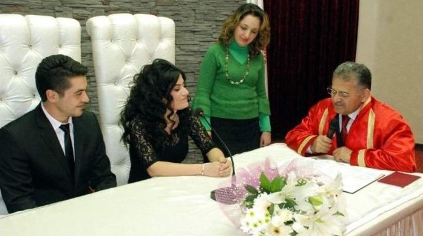 D&uuml;ğ&uuml;nlere Ramazan Molası