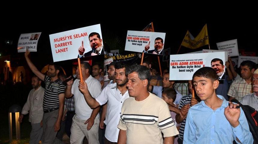 Mısır Darbesine Tepki Ama&ccedil;lı Gece Boyu Oturma Eylemi