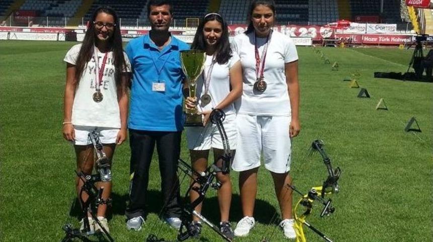 Mersinli Ok&ccedil;ular Başarıya Doymuyor