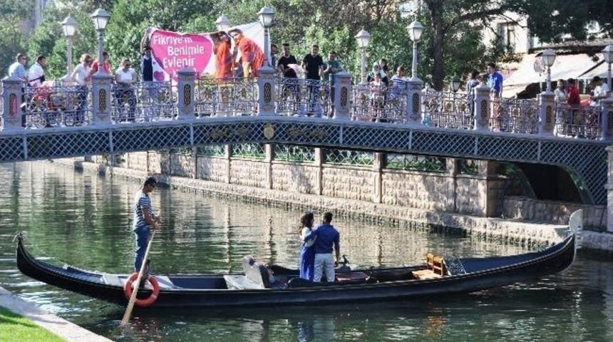 Eskişehir&rsquo;de İlgin&ccedil; Evlilik Teklifi