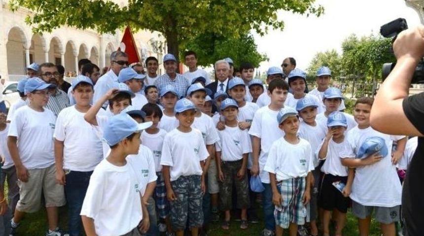 Zihni Aldırmaz &Ccedil;ocukları Sevindirdi