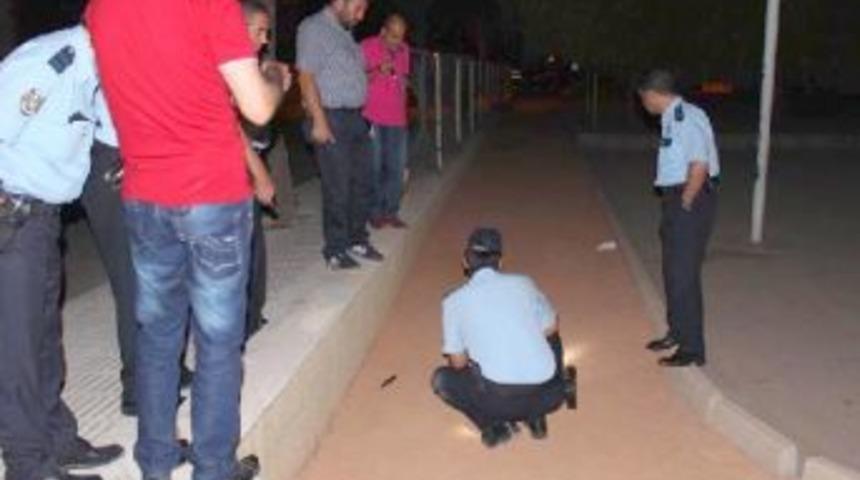 13 otomobilin lastiğini kestiler