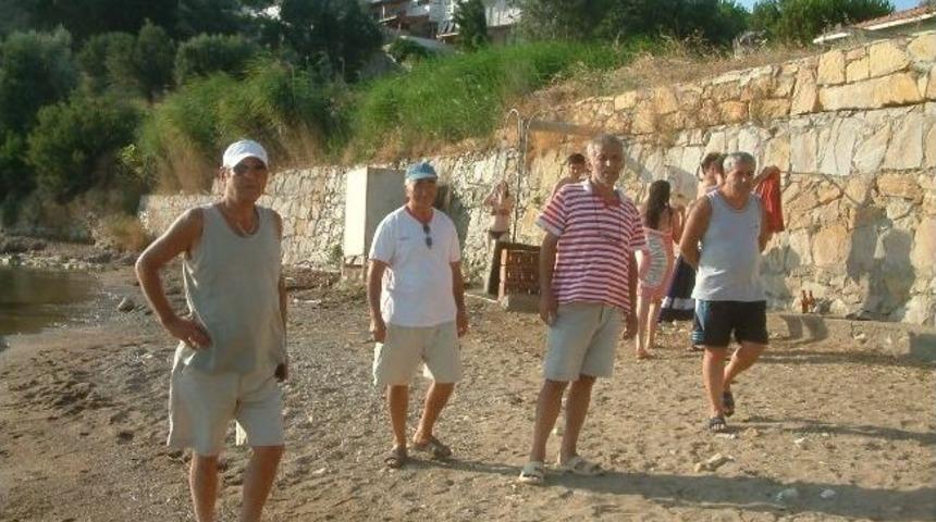 Pelitk&ouml;y Sahilinde Yazlık&ccedil;ıların Kirlilik Tepkisi