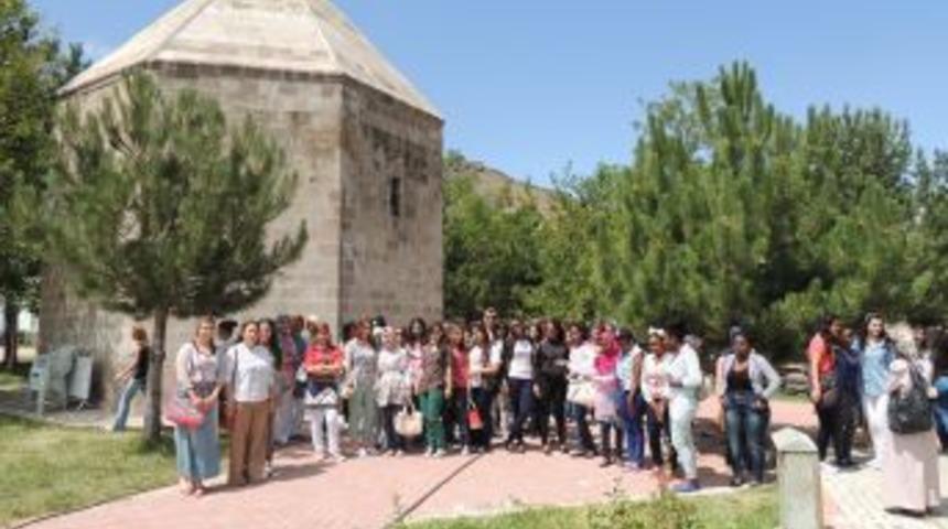 Farklı Illerden Gelen &Ouml;ğrenciler Develi&rsquo;yi Gezdi