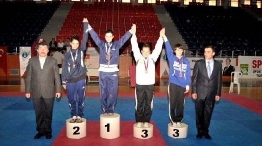 Dicle &Uuml;niversitesi, Spordaki Başarılarını S&uuml;rd&uuml;r&uuml;yor