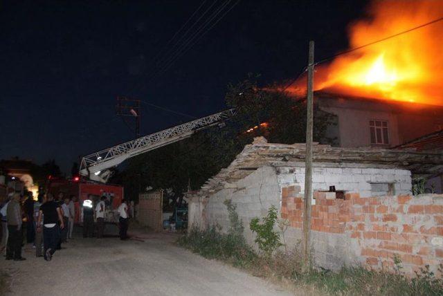 Suluova'da Samanlık Yangını