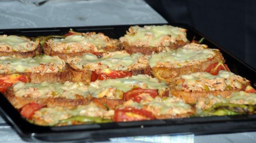 Etimesgut'ta Bayat Ekmekten Yapılan Yemekler Yarıştı