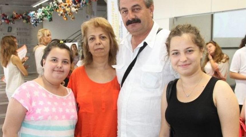 &Uuml;niversite Adayları Bilin&ccedil;li Tercih Yapıyor...