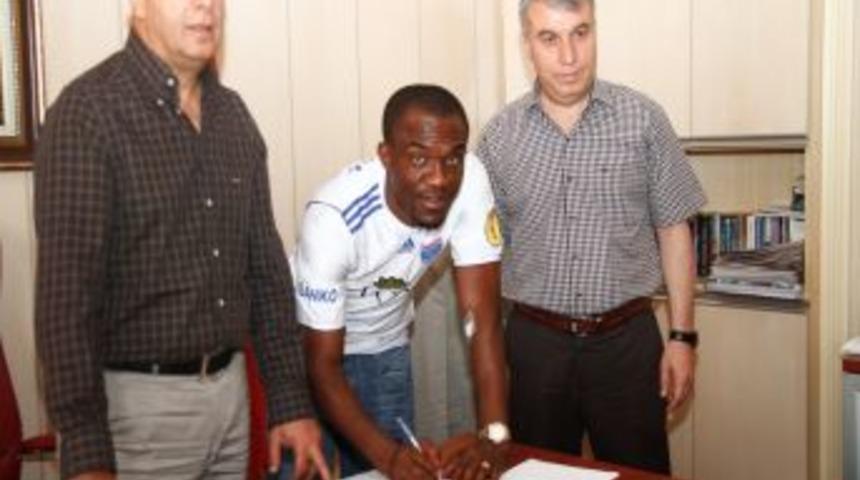 Deumi, B&uuml;y&uuml;kşehir Ile 2 Yıllık S&ouml;zleşme Imzaladı