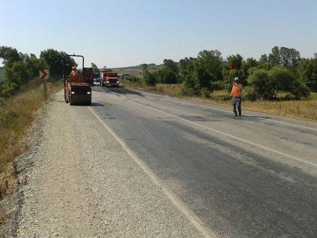 Bozulan Yollar Onarılıyor