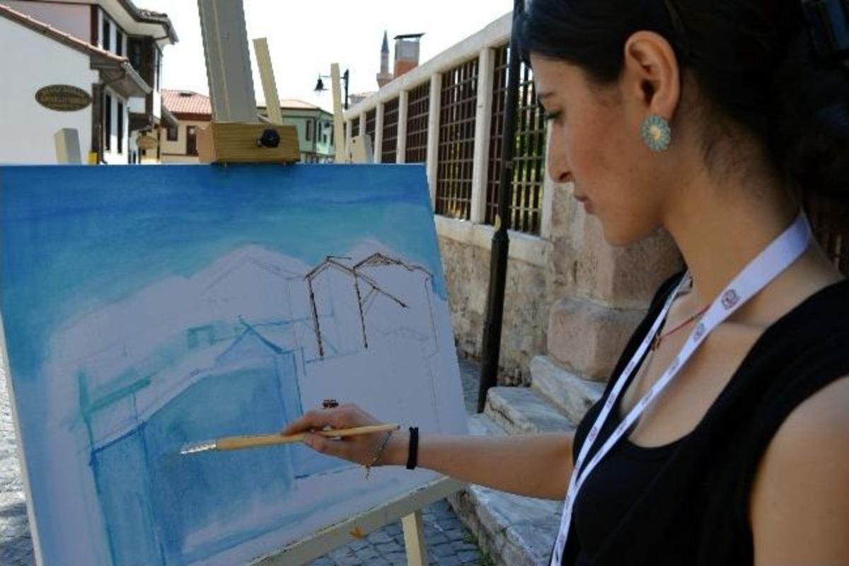 (&ouml;zel Haber) 18 &Uuml;lkeden Gelen 19 Ressam Eskişehir&rsquo;i Resmediyor