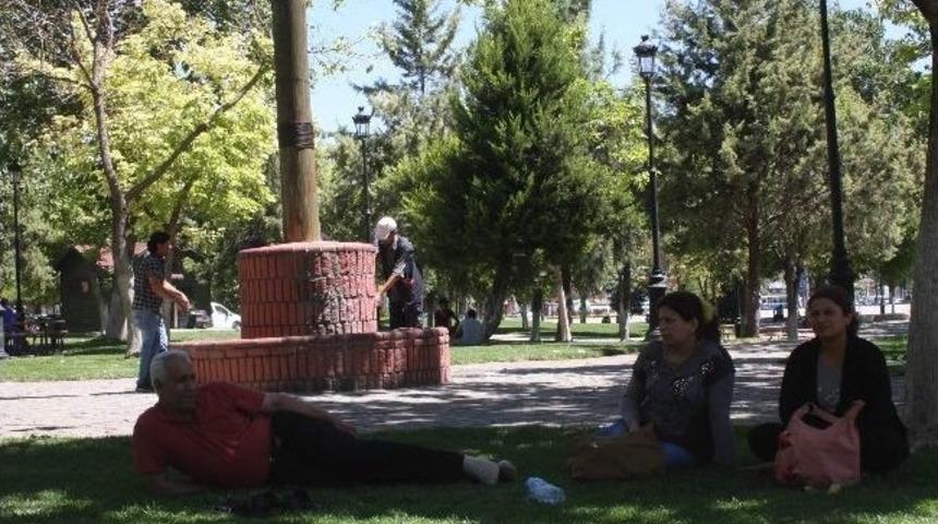 Gaziantep&rsquo;te Ramazan İlk G&uuml;n&uuml; Sıcaklar Vatandaşı Etkiledi