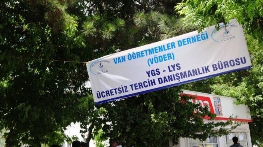 Öğrencilere Ücretsiz Tercih Danışmanlık Hizmeti