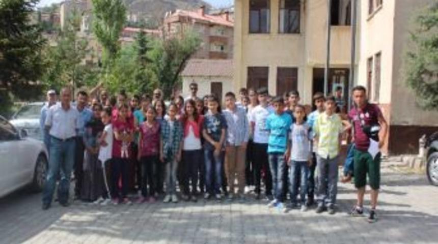 Hakkarili Gen&ccedil;ler T&uuml;rkiye&rsquo;yi Geziyor