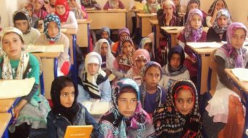 Digor'da Yaz Kuran Kursları Dolup Taşıyor