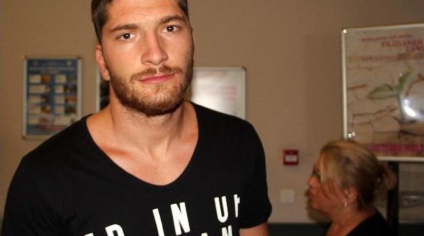 Karab&uuml;kspor&rsquo;da &Ccedil;ifte İmza