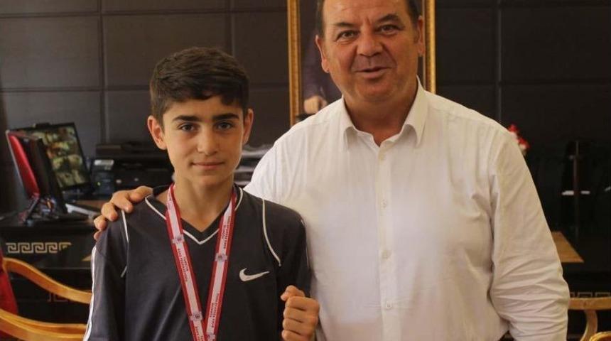 Kaymakam Yıldız T&uuml;rkiye Şampiyonu'nu Ağırladı