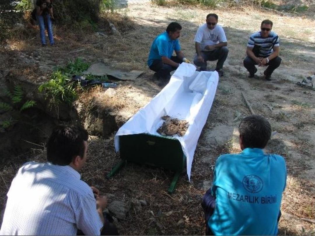 Spor Tesisi Altındaki Sahipsiz Mezarlar Dualarla Taşındı